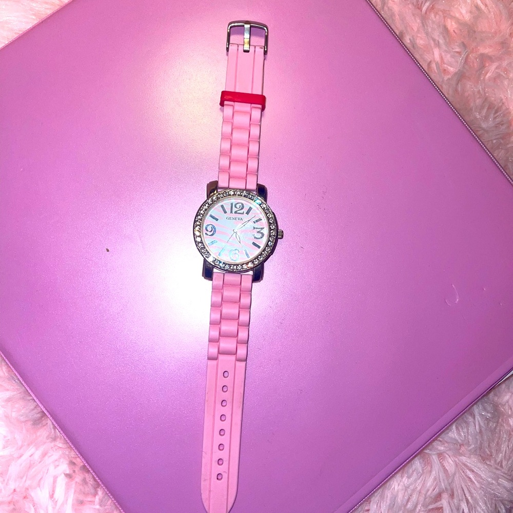 Pink watch - Picture 2 of 3